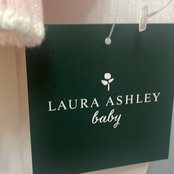 NWT Girl’s Laura Ashley 2 Piece Set - 3-6 Months - Picture 3 of 6